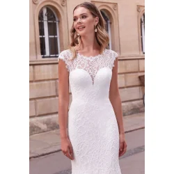 Brudekjole 11179 i Fit &amp; Flare fra Adora