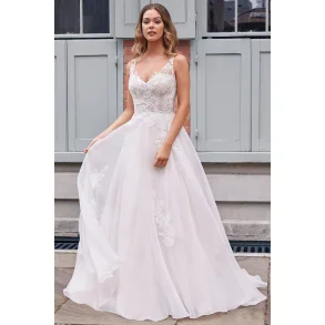 Brudekjole 11250 i A-Line fra Adora