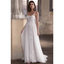 Brudekjole 11304 i A-Line fra Adora