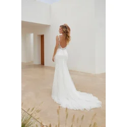 Brudekjole 11357 i Fit and Flare fra Adora