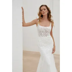 Brudekjole 11357 i Fit and Flare fra Adora