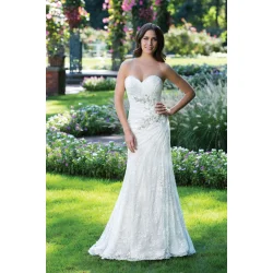 Brudekjole 3925 i Fit &amp; Flare fra Sincerity