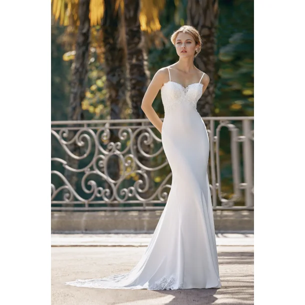 Brudekjole 44123 i Fit &amp; Flare fra Sincerity