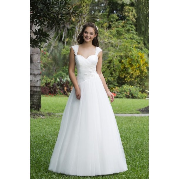 Brudekjole 6117 i A-Line fra Sweetheart