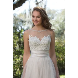 Brudekjole 6169 i A-Line fra Sweetheart