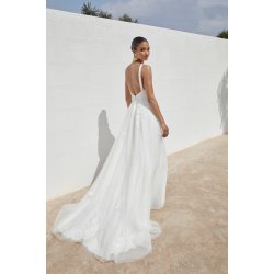 Brudekjole 11348 i A-Line fra Adora