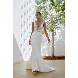 Brudekjole 11341 i Fit &amp; Flare fra Adora