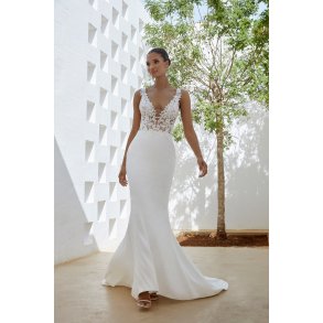 Brudekjole 11341 i Fit & Flare fra Adora