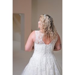 Brudekjole Becky Kat Plus Size fra Bridalstar