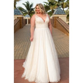 Brudekjole Heidi Plus Size fra Bridalstar