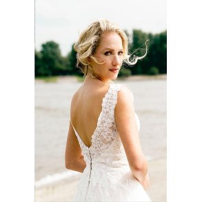 Brudekjole 324899/Isere - fra Sina C