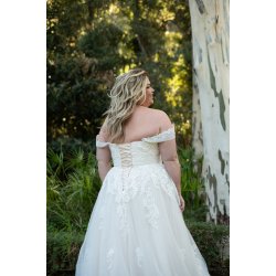 Brudekjole Jennifer Plus Size fra Bridalstar