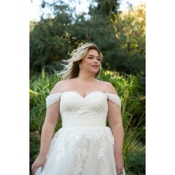 Brudekjole Jennifer Plus Size fra Bridalstar