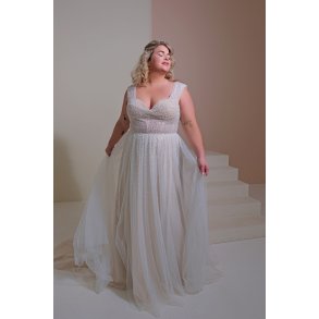 Brudekjole Kylie Plus Size fra Bridalstar